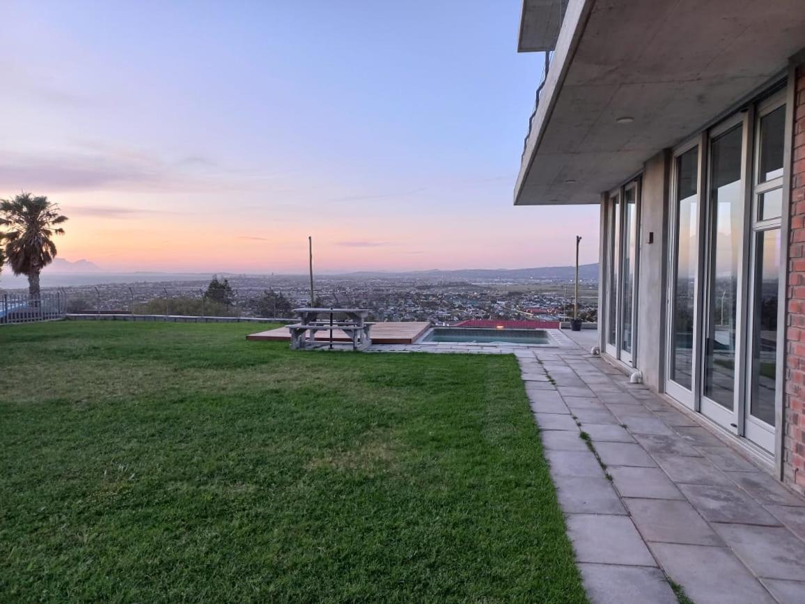 Apartment Chapman View